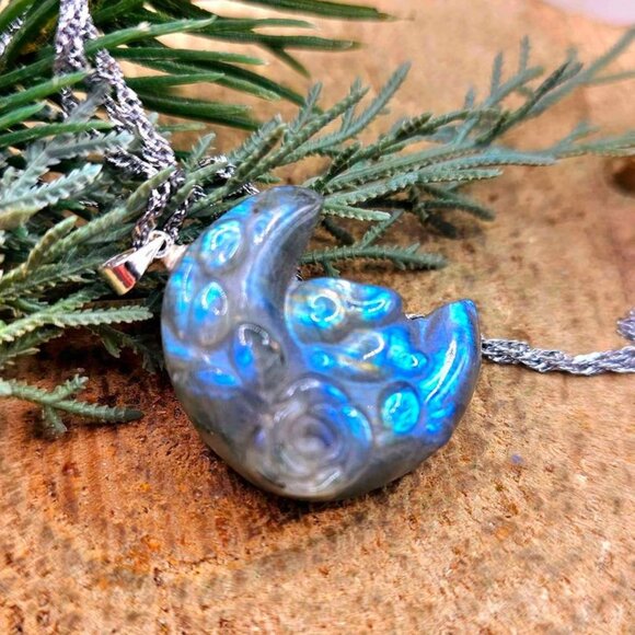 Nature Labradorite Carved Flashy Sleeping Rabbit On  Moon Pendant Necklace - Picture 9 of 10